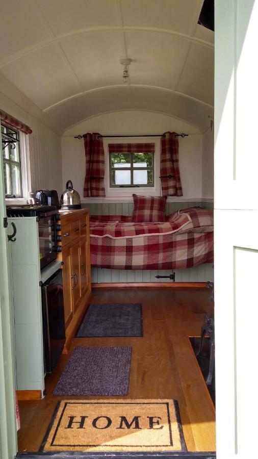 Shepherd'S Lodge - Shepherd'S Hut With Devon Views For Up To Two People And One Dog Wrangaton Εξωτερικό φωτογραφία